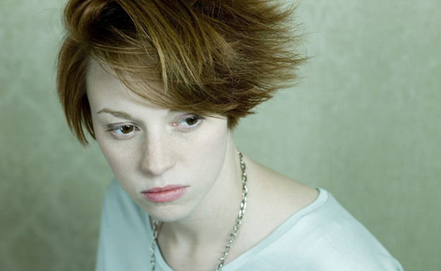 LA ROUX A PROVA DI PROIETTILE